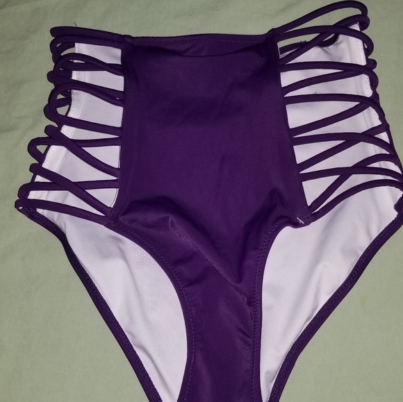 PINK Midline Plunge Halter Set
PINK Victo - Picture 2 of 4